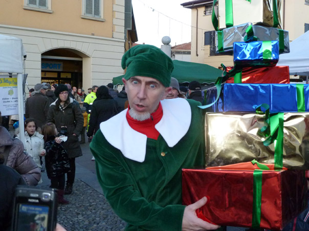 Olaf l'elfo l'aiutante di Babbo Natale